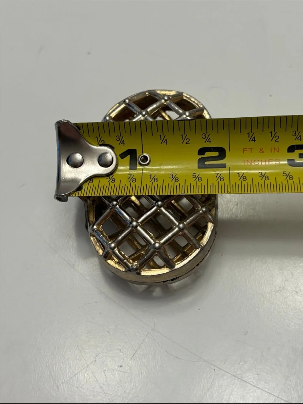 vintage metal cage or lattice-design mini coin clutch